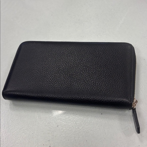 Emporio Armani zip around wallet - Picture 4 of 6